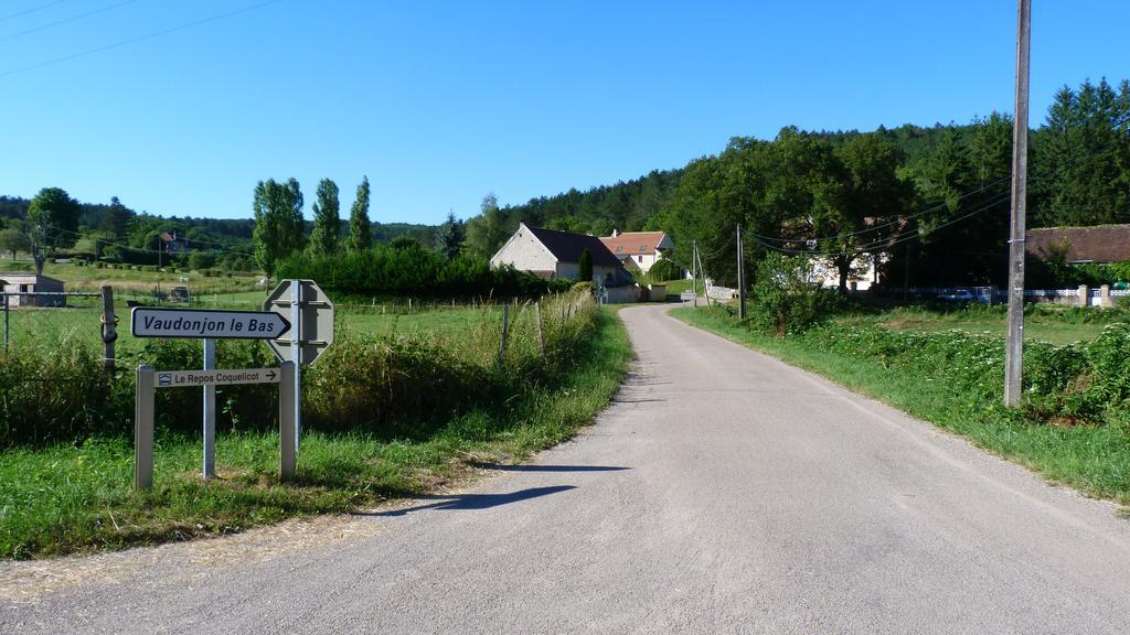 Le Repos Coquelicot Bed & Breakfast Montillot Екстериор снимка